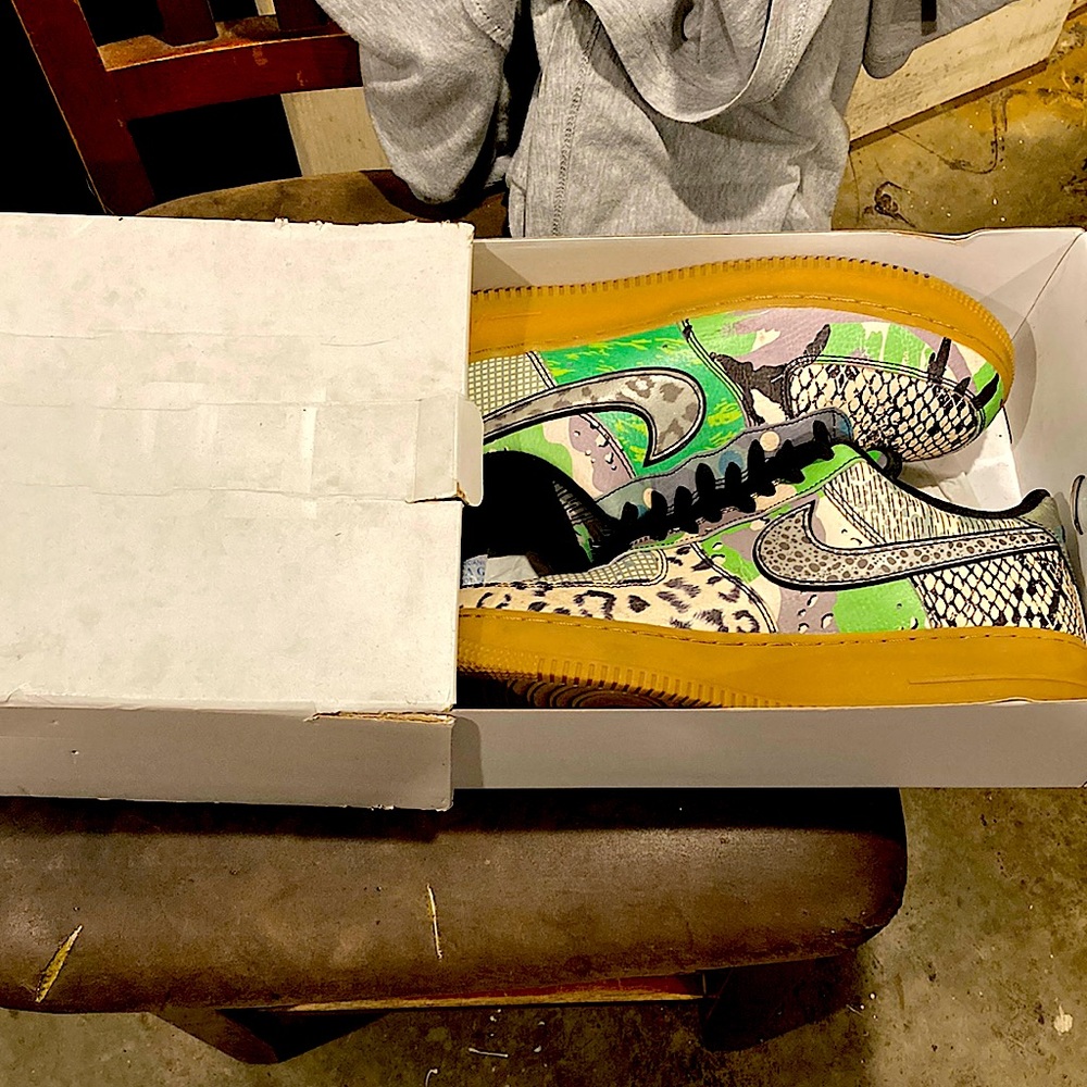 AF1 Chi-Town Releases Limited Edition/Size 10.5&3M Nike Logo Reflection!